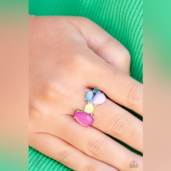 Glimpses of Malibu Set - Picture 4 of 7